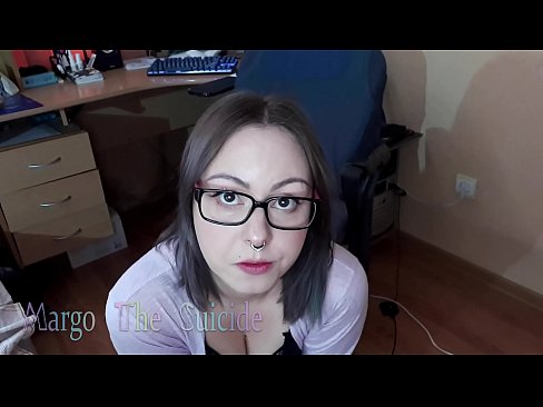 ❤️ Fata sexy cu ochelari suge adânc Dildo în fața camerei de filmat ☑ at ro.sexonfire.ru ️❤