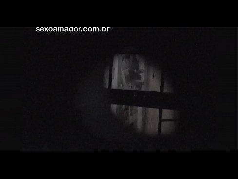 ❤️ Blondina este filmată în secret de un voyeur din cartier ascuns în spatele unor cărămizi goale ☑ at ro.sexonfire.ru ️❤